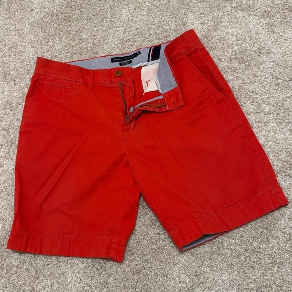 Vintage Tommy Hilfiger Custom Fit Shorts‎ | Red | 34